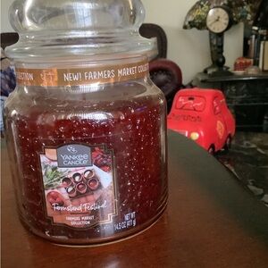 New discontinued Yankee candle farmers market farmland festival candle 14.5 oz